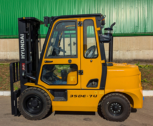 Вилочный погрузчик HYUNDAI 35DE-7U