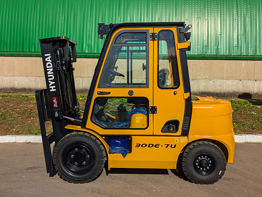 Вилочный погрузчик HYUNDAI 30DE-7U